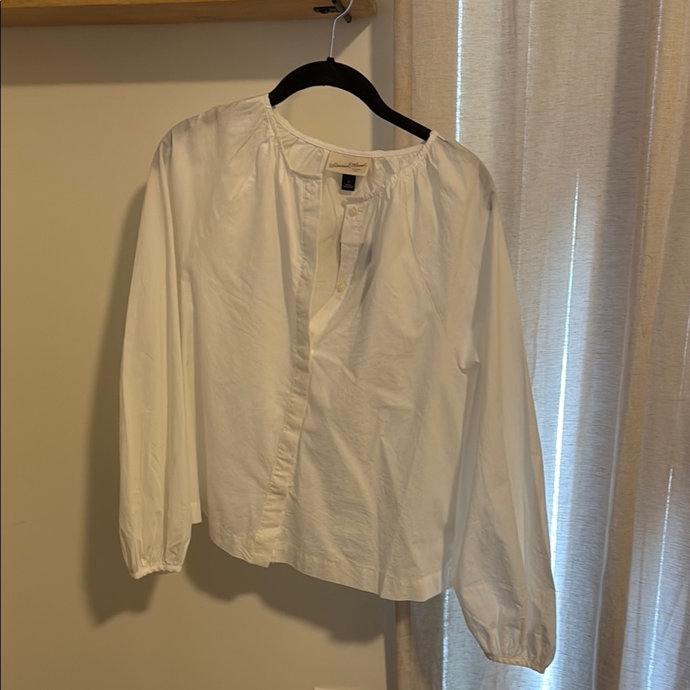 NWT Universal Thread Blouse